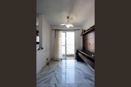 Sala - detalhes de apartamento para alugar com 2 quartos, 47m² em Jardim Ísis, Cotia