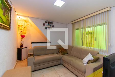 Sala de casa à venda com 3 quartos, 228m² em Vila Ivg, São Paulo