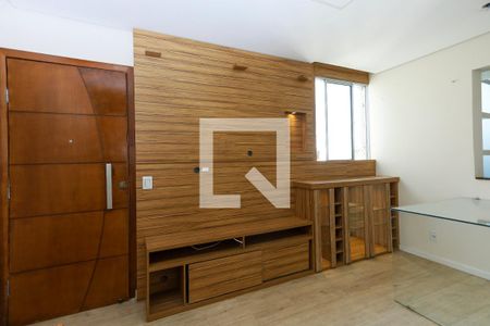 Sala de apartamento para alugar com 2 quartos, 41m² em Califórnia, Belo Horizonte