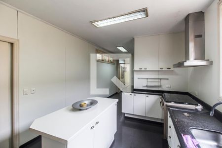 Casa de condomínio à venda com 750m², 5 quartos e 8 vagasCozinha