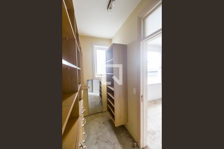 Casa de condomínio à venda com 750m², 5 quartos e 8 vagasCloset da suíte da master 2