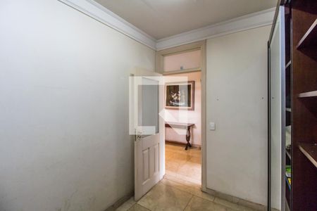 Casa de condomínio à venda com 750m², 5 quartos e 8 vagasEscritório