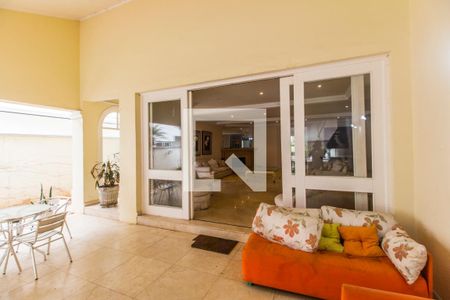 Casa de condomínio à venda com 750m², 5 quartos e 8 vagasVaranda