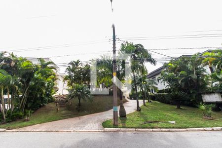 Casa de condomínio à venda com 750m², 5 quartos e 8 vagasVista da Rua