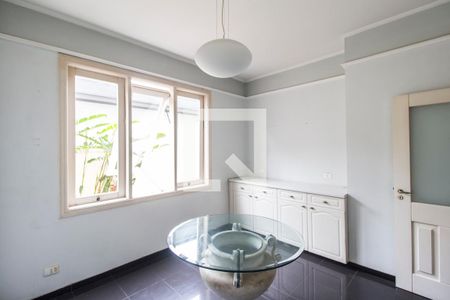 Casa de condomínio à venda com 750m², 5 quartos e 8 vagasCopa