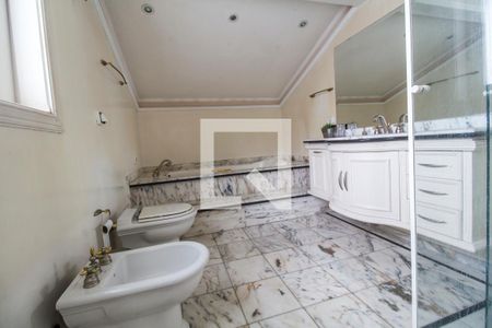 Casa de condomínio à venda com 750m², 5 quartos e 8 vagasBanheiro da master 2