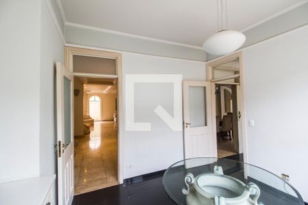 Casa de condomínio à venda com 750m², 5 quartos e 8 vagasCopa