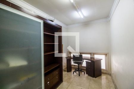 Casa de condomínio à venda com 750m², 5 quartos e 8 vagasEscritório