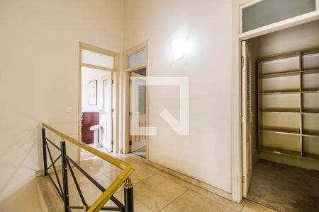 Casa de condomínio à venda com 750m², 5 quartos e 8 vagasCorredor