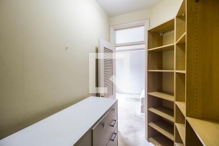 Casa de condomínio à venda com 750m², 5 quartos e 8 vagasCloset da suíte 4