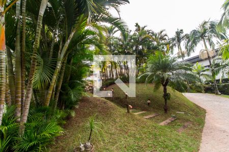 Casa de condomínio à venda com 750m², 5 quartos e 8 vagasVista da Rua