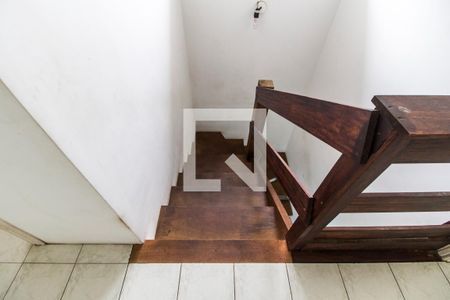 Casa de condomínio à venda com 750m², 5 quartos e 8 vagasEscada