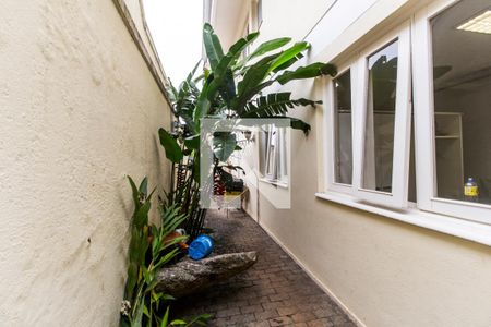 Casa de condomínio à venda com 750m², 5 quartos e 8 vagasCorredor