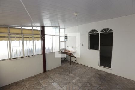 areea externa da suite 2 de casa para alugar com 3 quartos, 200m² em Bairro da Glória, Contagem