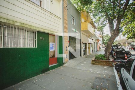 Casa à venda com 110m², 2 quartos e sem vaga Casa à venda com 110m², 2 quartos e sem vagaFachada
