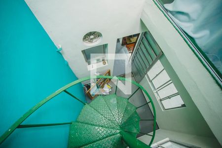 Casa à venda com 110m², 2 quartos e sem vaga Casa à venda com 110m², 2 quartos e sem vagaEscadas - Área de Serviço