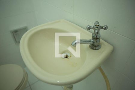 Casa à venda com 110m², 2 quartos e sem vaga Casa à venda com 110m², 2 quartos e sem vagaBanheiro de Serviço