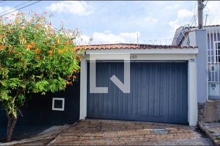 Casa à venda com 240m², 4 quartos e 5 vagasFachada
