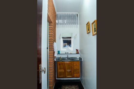 Casa à venda com 240m², 4 quartos e 5 vagasBanheiro 2