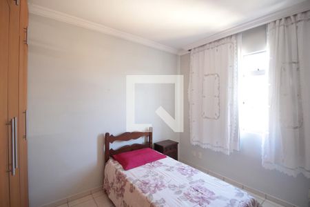 Quarto 1 de apartamento para alugar com 2 quartos, 76m² em Vila Cloris, Belo Horizonte