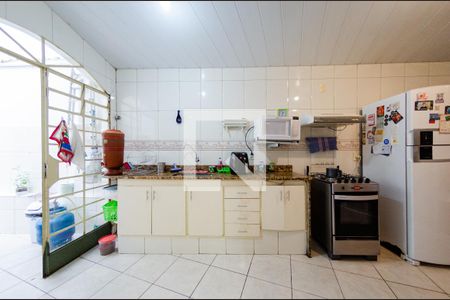 Casa à venda com 180m², 5 quartos e 4 vagas Casa à venda com 180m², 5 quartos e 4 vagasCozinha