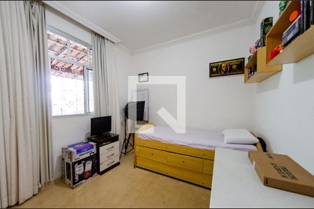 Casa à venda com 180m², 5 quartos e 4 vagas Casa à venda com 180m², 5 quartos e 4 vagasQuarto 4