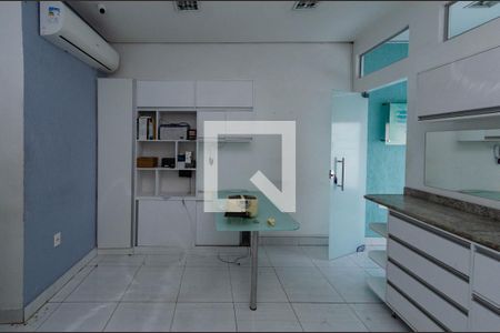 Casa à venda com 180m², 5 quartos e 4 vagas Casa à venda com 180m², 5 quartos e 4 vagasLoja 1