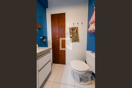 Casa à venda com 180m², 5 quartos e 4 vagas Casa à venda com 180m², 5 quartos e 4 vagasBanheiro suíte