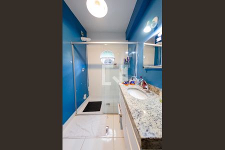Casa à venda com 180m², 5 quartos e 4 vagas Casa à venda com 180m², 5 quartos e 4 vagasBanheiro suíte