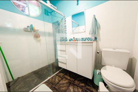 Casa à venda com 180m², 5 quartos e 4 vagas Casa à venda com 180m², 5 quartos e 4 vagasBanheiro