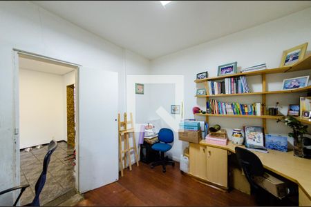 Casa à venda com 180m², 5 quartos e 4 vagas Casa à venda com 180m², 5 quartos e 4 vagasQuarto 3