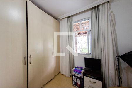 Casa à venda com 180m², 5 quartos e 4 vagas Casa à venda com 180m², 5 quartos e 4 vagasQuarto 4