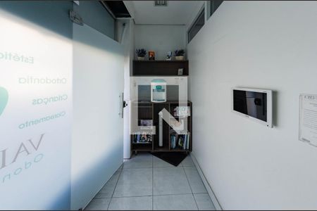 Casa à venda com 180m², 5 quartos e 4 vagas Casa à venda com 180m², 5 quartos e 4 vagasLoja 1