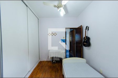 Casa à venda com 180m², 5 quartos e 4 vagas Casa à venda com 180m², 5 quartos e 4 vagasQuarto 2