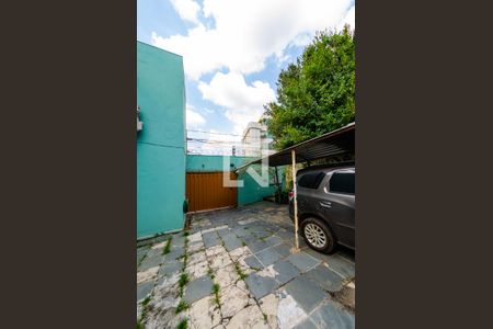Casa à venda com 180m², 5 quartos e 4 vagas Casa à venda com 180m², 5 quartos e 4 vagasÁrea externa