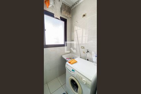Apartamento à venda com 75m², 3 quartos e 2 vagas Apartamento à venda com 75m², 3 quartos e 2 vagasÁrea de Serviço