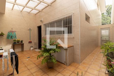 Casa à venda com 120m², 2 quartos e 1 vagaQuintal