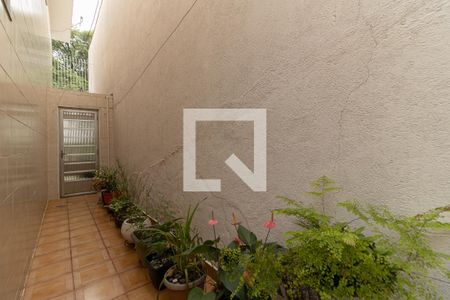 Casa à venda com 120m², 2 quartos e 1 vagaCorredor Lateral