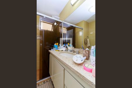 Apartamento à venda com 180m², 3 quartos e 1 vagaSuíte - Banheiro