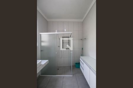 Apartamento para alugar com 76m², 2 quartos e sem vagaBanheiro
