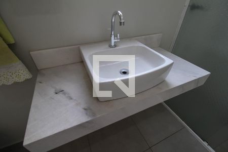 Apartamento para alugar com 76m², 2 quartos e sem vagaBanheiro
