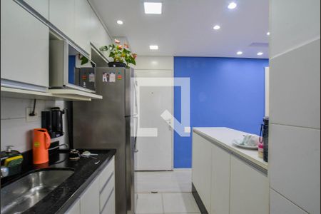 Apartamento à venda com 64m², 3 quartos e 1 vaga Apartamento à venda com 64m², 3 quartos e 1 vagaCozinha e Área de Serviço
