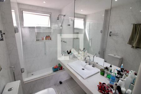 Apartamento à venda com 193m², 3 quartos e 2 vagasBanheiro da Suíte 3