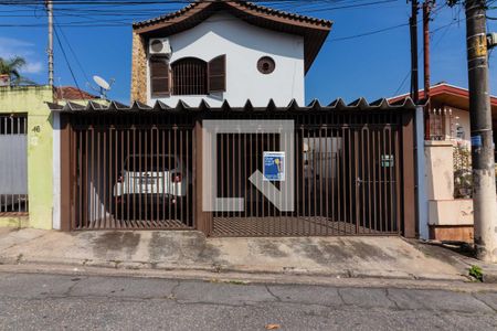 Casa à venda com 189m², 3 quartos e 3 vagasFachada com Plaquinha
