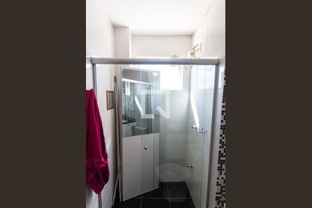 Apartamento à venda com 200m², 3 quartos e 4 vagas Apartamento à venda com 200m², 3 quartos e 4 vagasBanheiro da Suíte 2