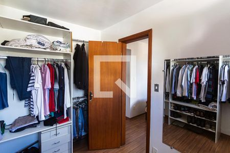 Apartamento à venda com 200m², 3 quartos e 4 vagas Apartamento à venda com 200m², 3 quartos e 4 vagasCloset da Suíte 1