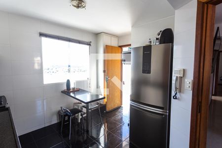 Apartamento à venda com 200m², 3 quartos e 4 vagas Apartamento à venda com 200m², 3 quartos e 4 vagasCozinha