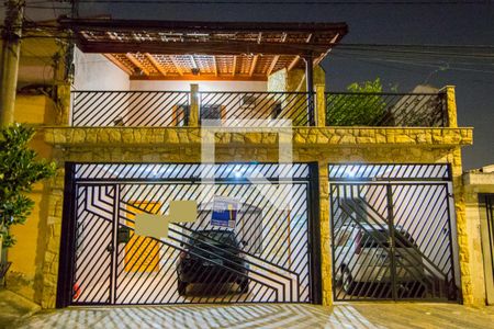 Casa à venda com 293m², 3 quartos e 3 vagas Casa à venda com 293m², 3 quartos e 3 vagasFachada