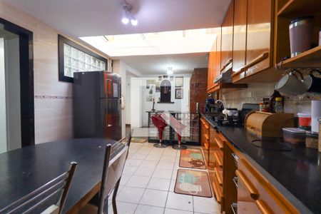 Casa de condomínio para alugar com 260m², 4 quartos e 2 vagasCozinha