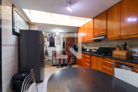 Casa de condomínio para alugar com 260m², 4 quartos e 2 vagasCozinha